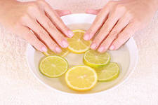 Укрепление ногтей лимоном